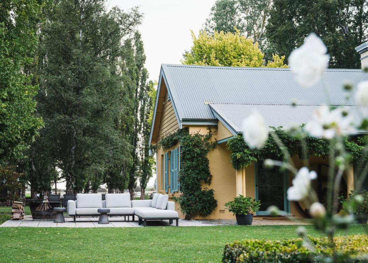 Mona Farm Hotel Braidwood Exterior photo